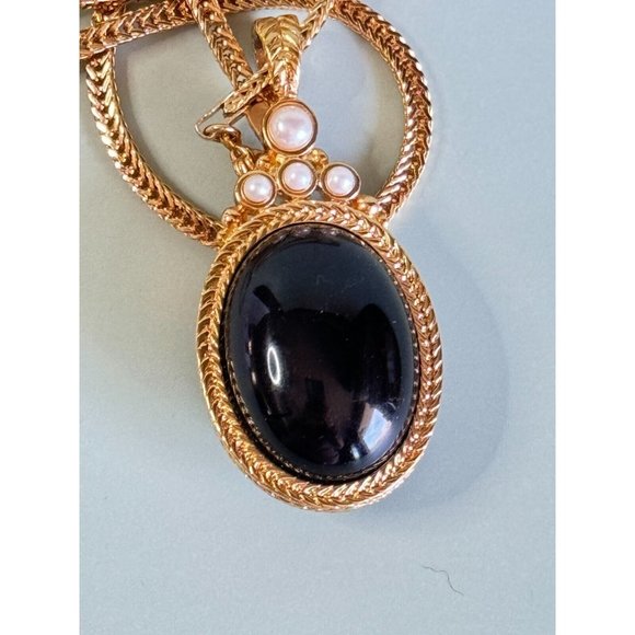 Vintage Amber/Opaque Reversible Pendant Yellow Goldplated Necklace - Picture 8 of 9